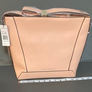 Bucket Shoulder bag in mellow peach color
